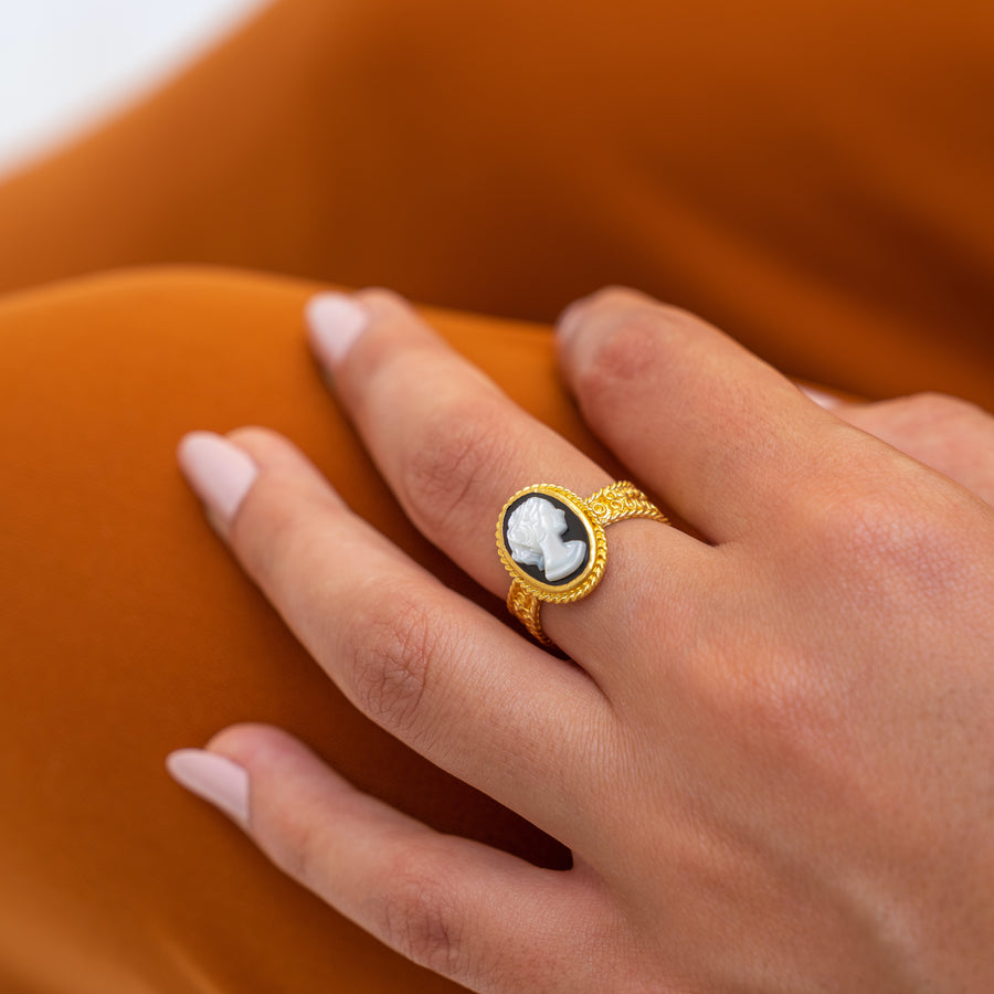 Cameo Agate stone set with 21 karat gold jewelry ring design | ZAMAN HANDMADE JEWELRY