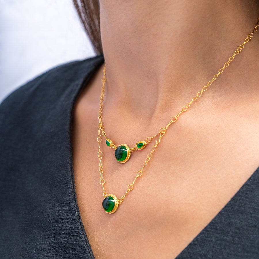 Green Agate stone set with 21 karat gold jewelry necklace design | ZAMAN HANDMADE JEWELRY