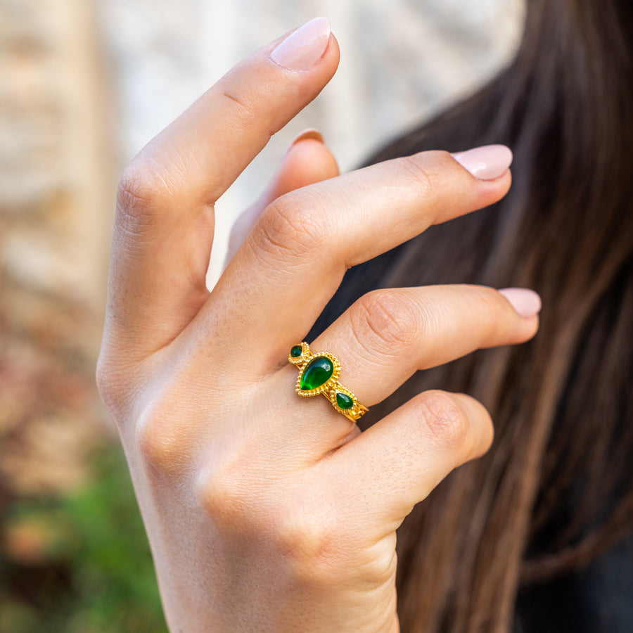 Green Agate stone set with 21 karat gold jewelry ring design | ZAMAN HANDMADE JEWELRY